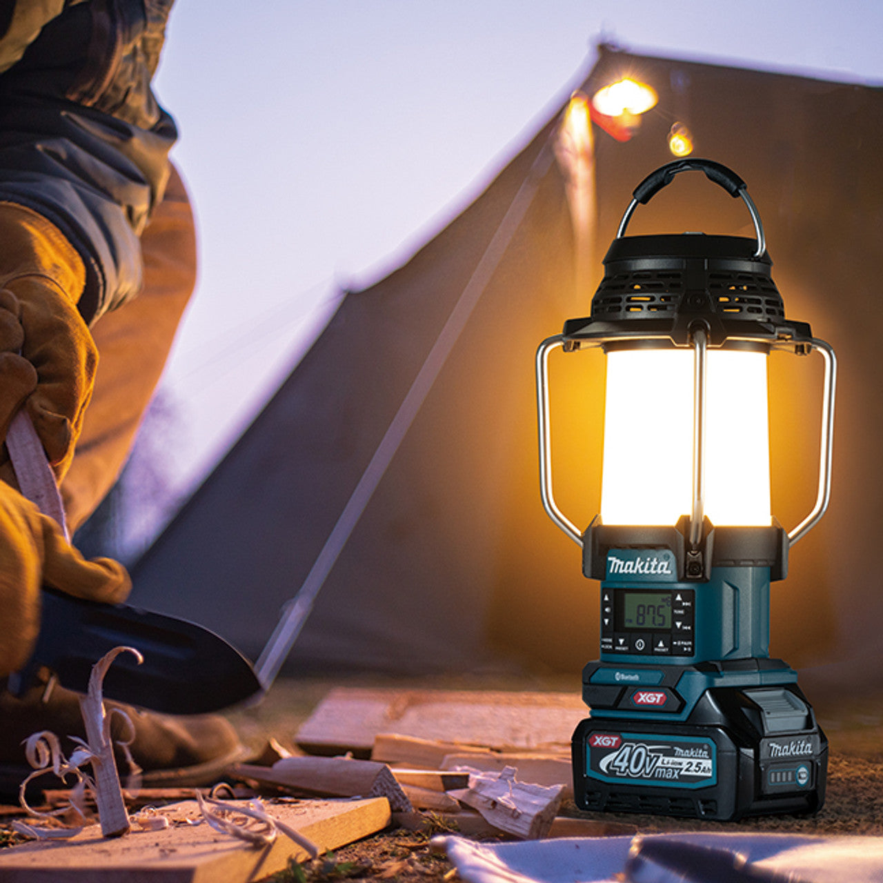 Makita MAK-MR010G 40V MAX XGT Lantern / Radio Bare Tool