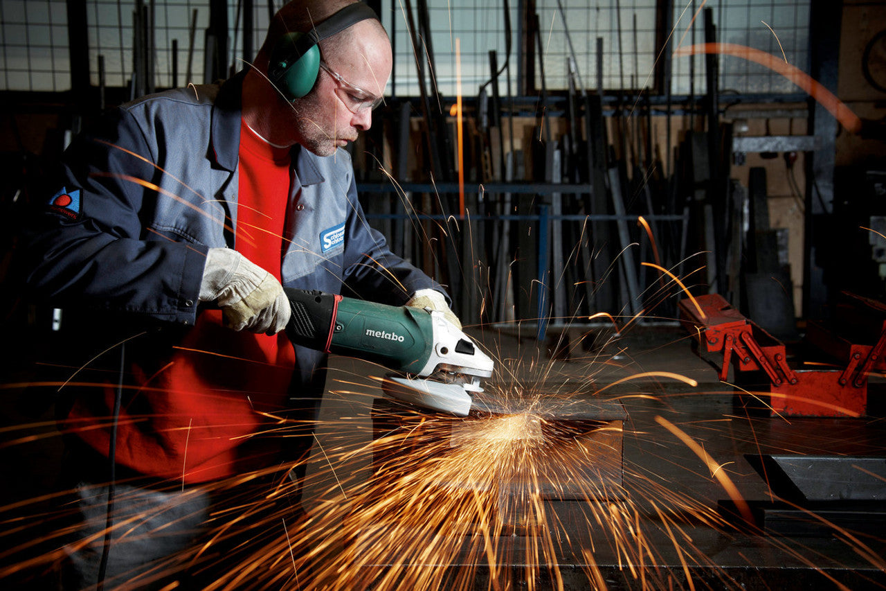 Metabo MET-W24-230MVT W24-230 Angle Grinder