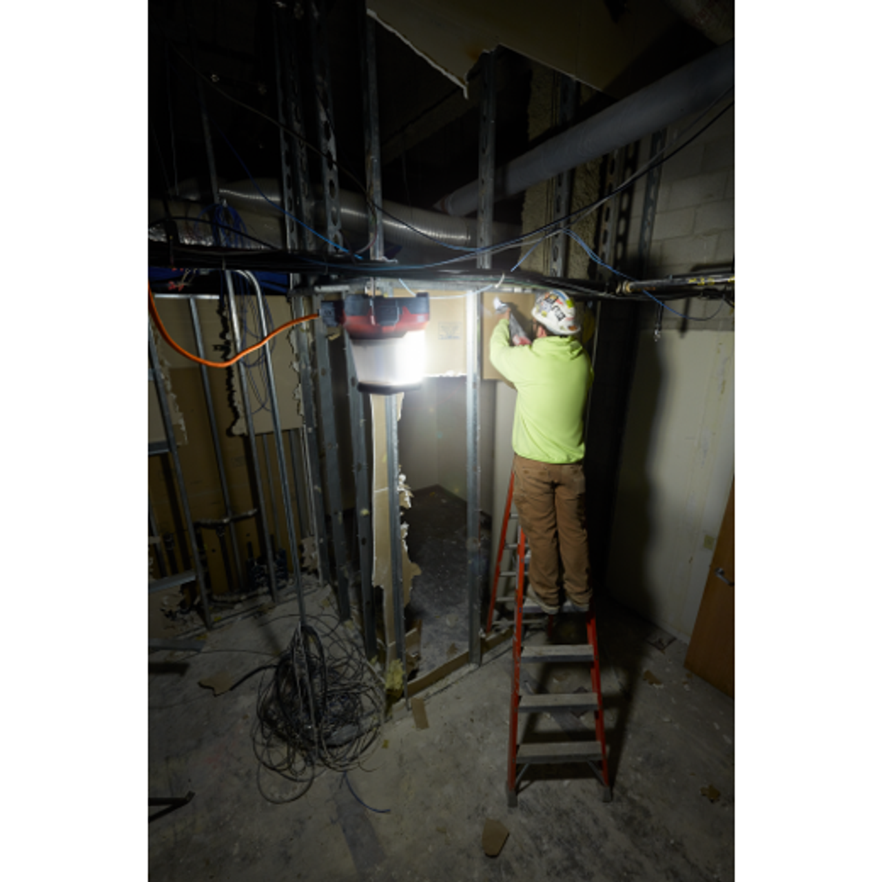 Milwaukee MIL-2145-20 M18 Radius LED Compact Site Light