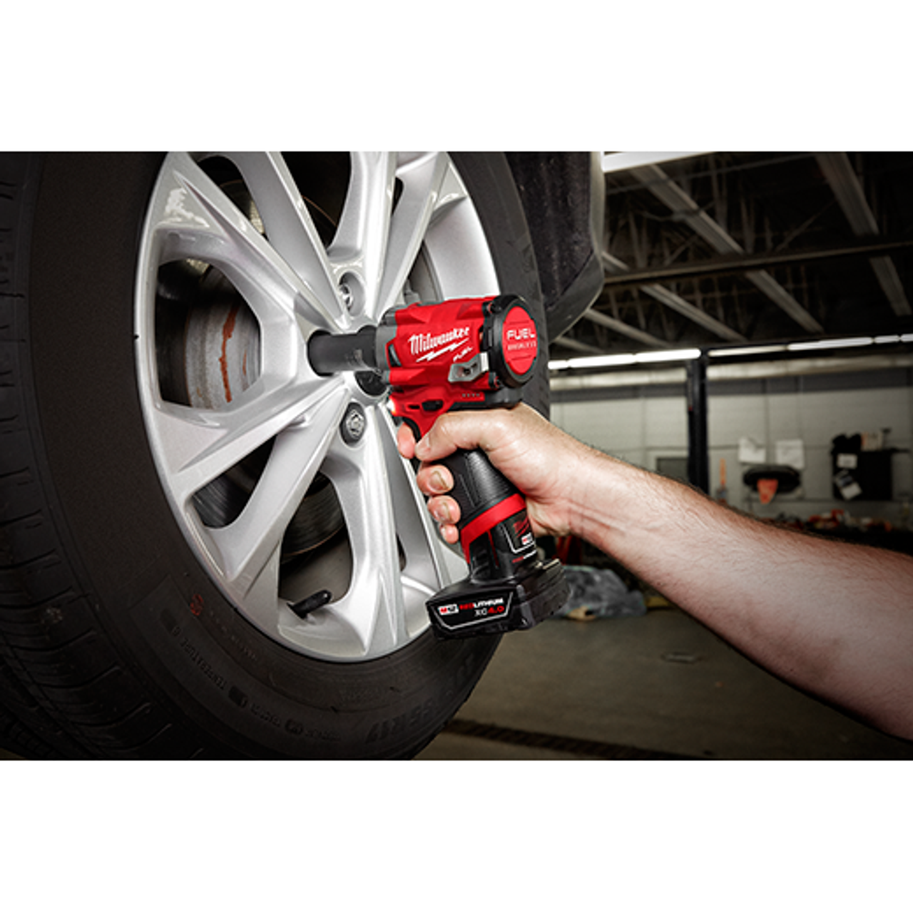 Milwaukee MIL-2555-22 M12 FUEL Stubby 1/2in Impact Wrench Kit