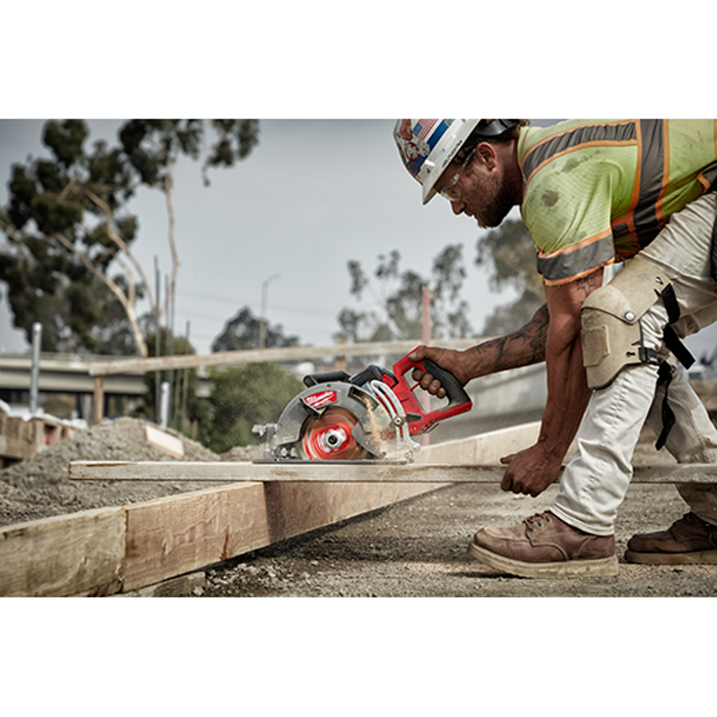 Milwaukee MIL-2830-21HD M18 FUEL Rear Handle 7-1/4in Circular Saw Kit with 1x 12.0Ah Battery