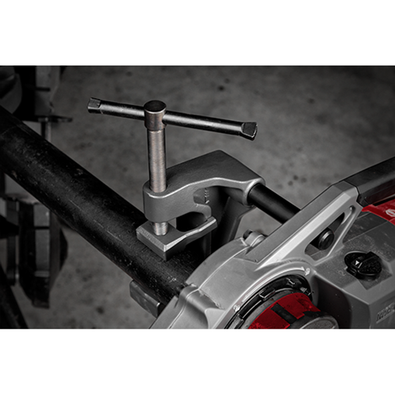 Milwaukee MIL-2874-22HD M18 FUEL Pipe Threader with One-Key 2x 12.0Ah Kit