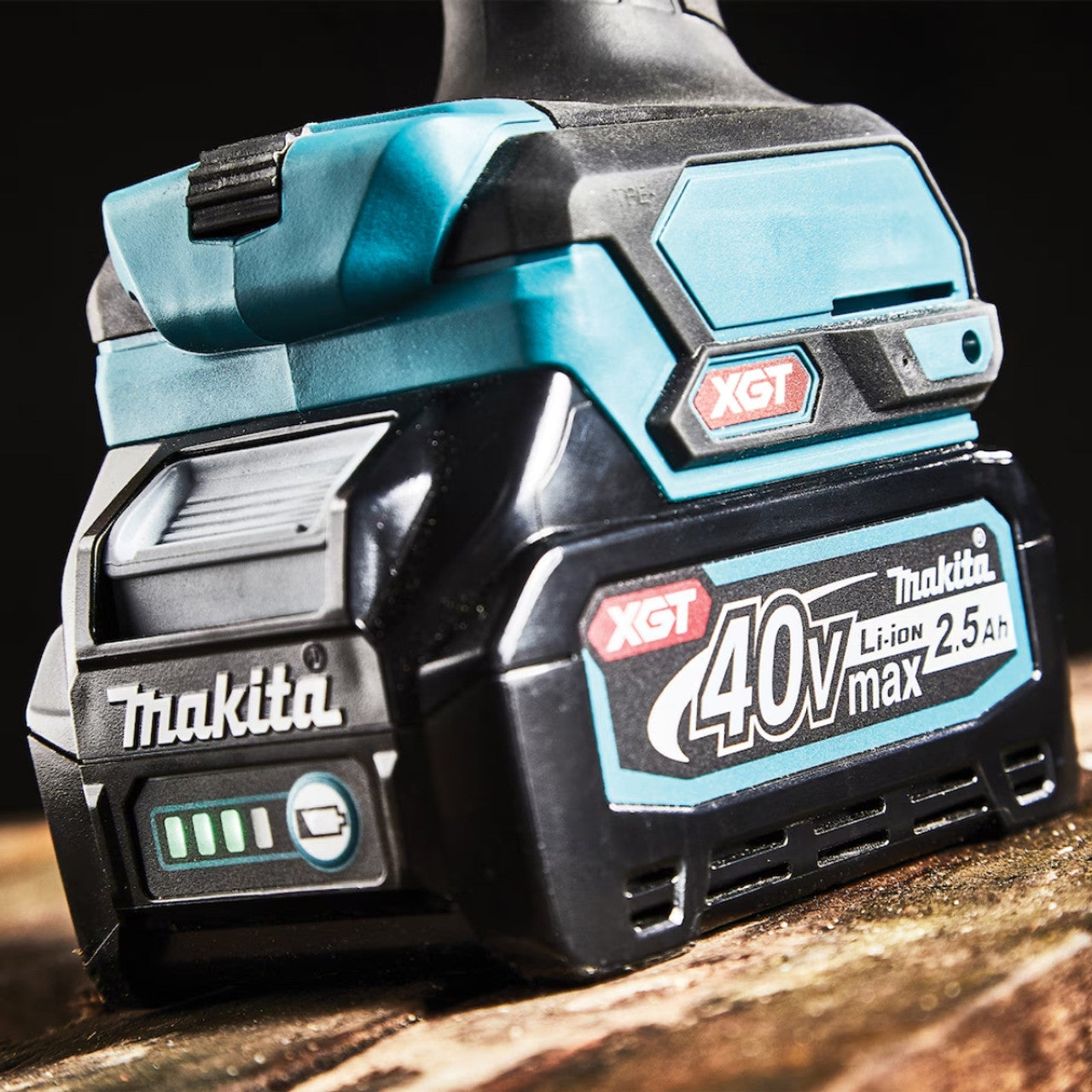 Makita MAK-T-05929 40V max XGT 2.5Ah Battery & Fast Charger Starter Kit
