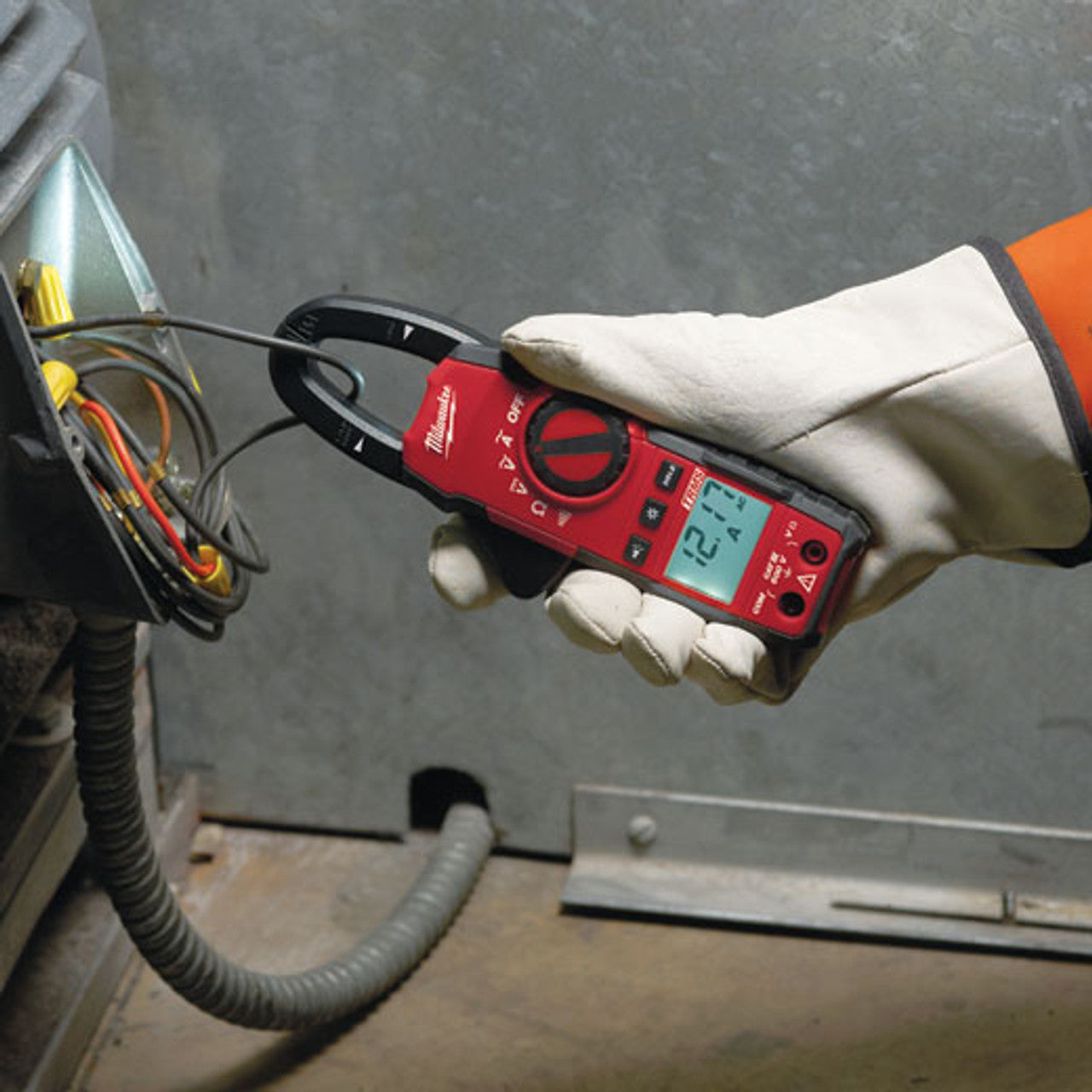 Milwaukee MIL-2235-20 400 Amp Clamp Meter