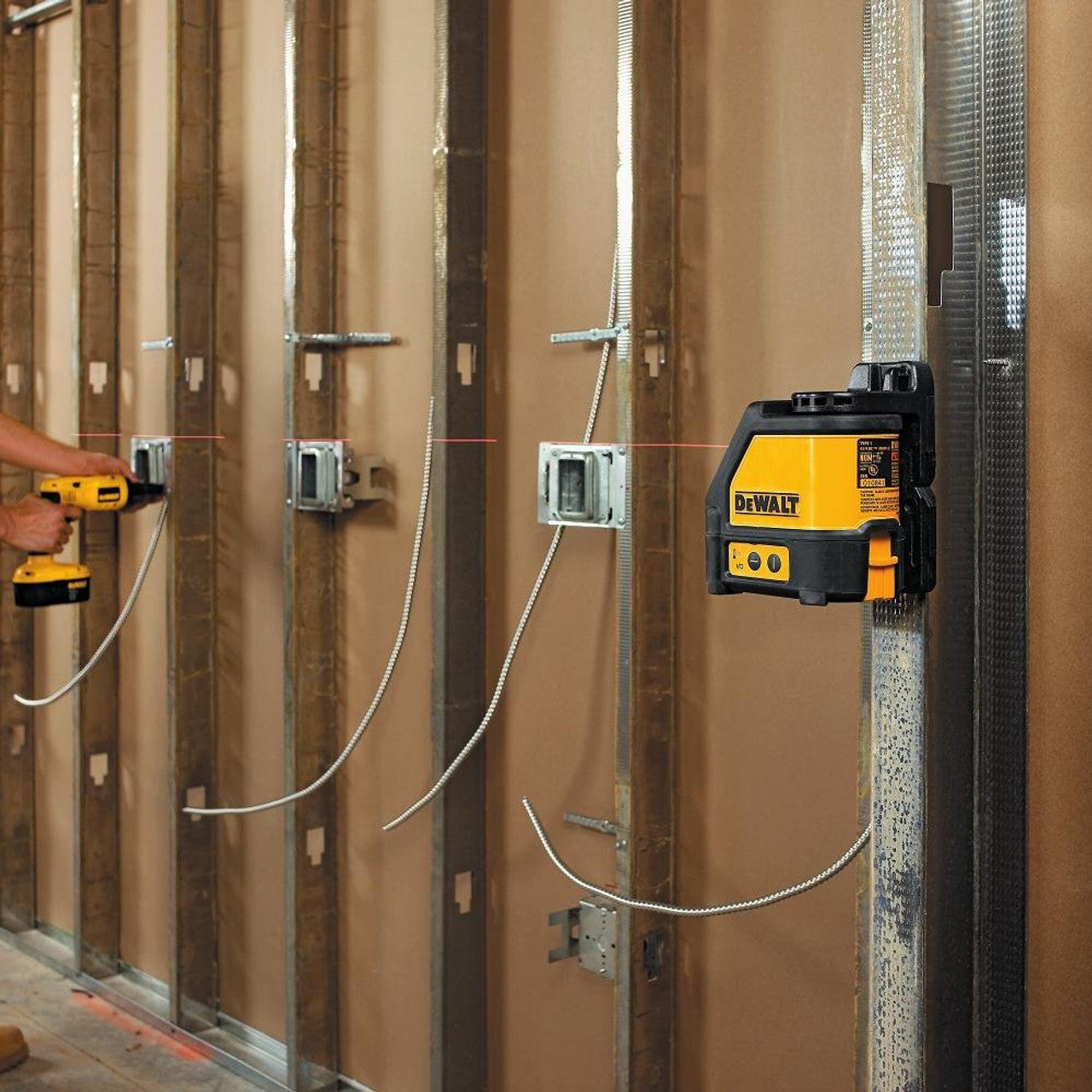 DEWALT DEW-DW088K Self-Leveling Cross Line Laser