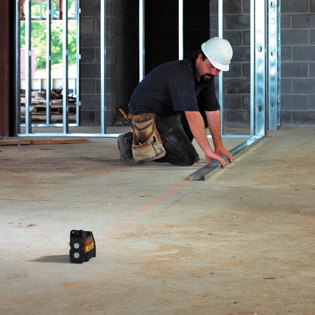 DEWALT DEW-DW088K Self-Leveling Cross Line Laser