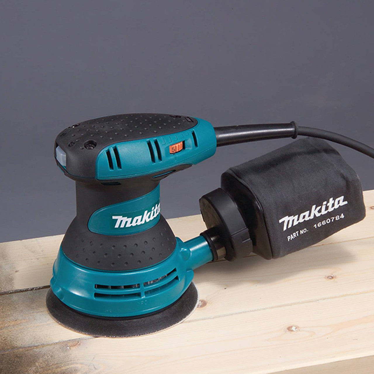 Makita MAK-BO5031K 5in Random Orbit Sander