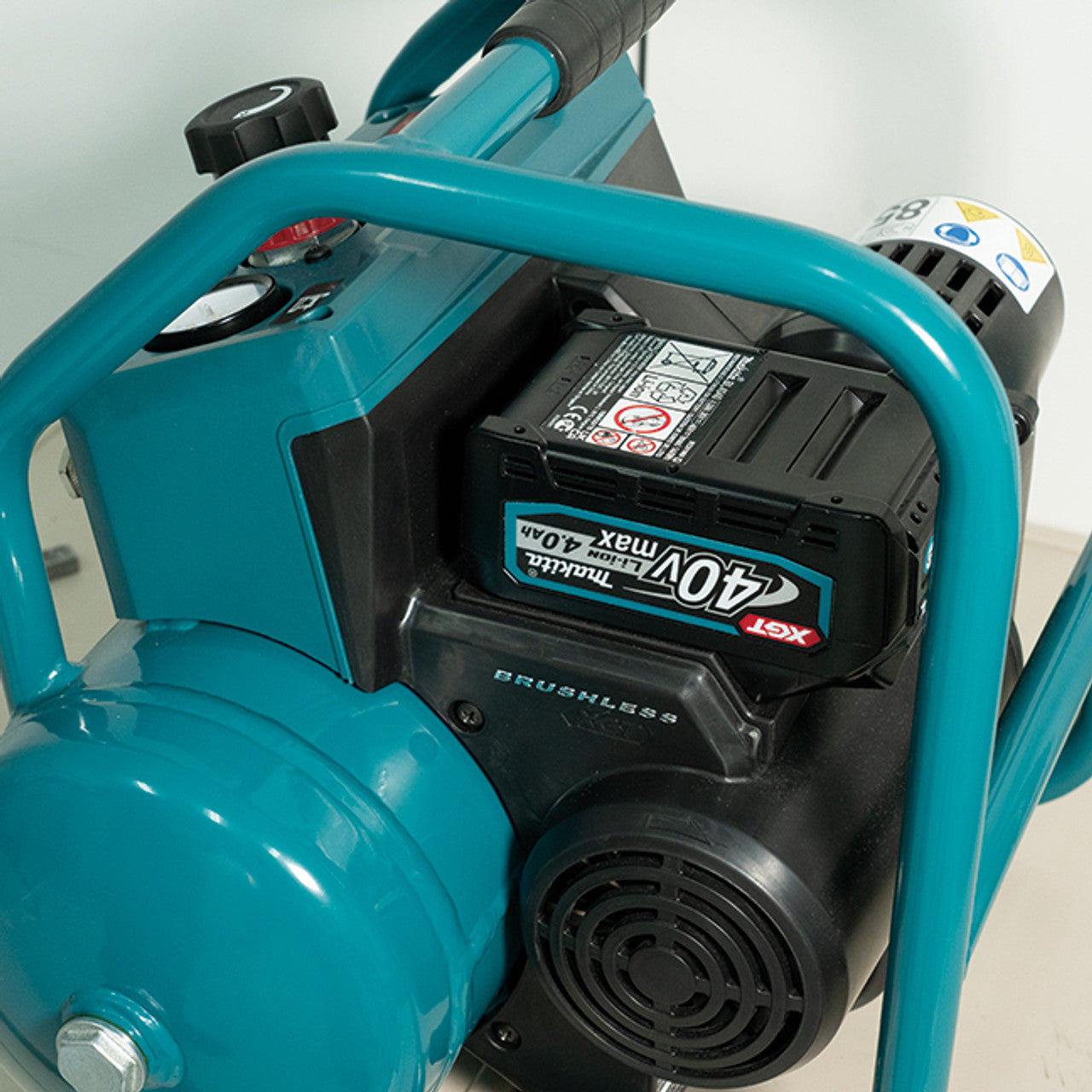 Makita MAK-AC001GZ 40V MAX XGT Brushless Cordless 7.6 L (2.0 Gal) Air Compressor, Quiet Series (Bare Tool)