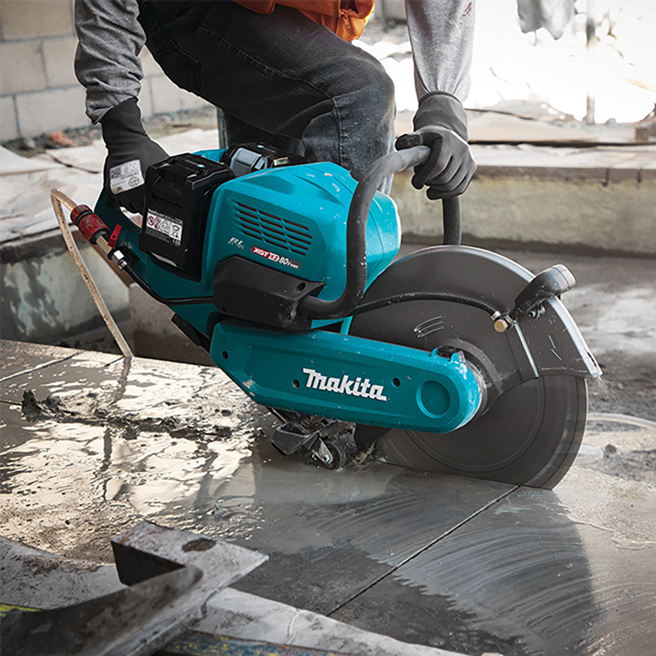 Makita MAK-CE001GL401 (40VX2) MAX XGT Cordless 14in Power Cutter 8.0 Ah x4 Kit