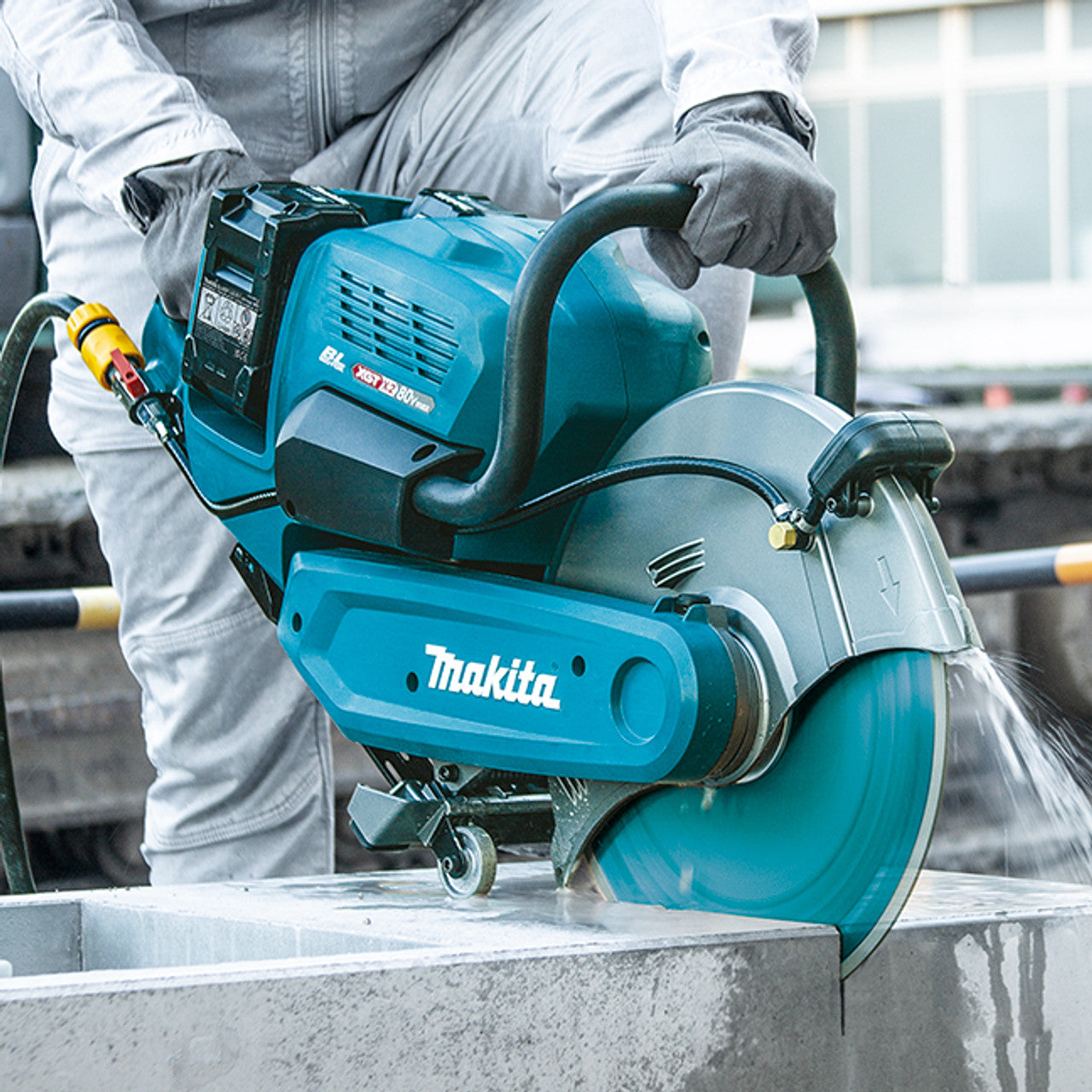 Makita MAK-CE001GT401 80V MAX XGT 14in Power Cutter 5Ah Kit