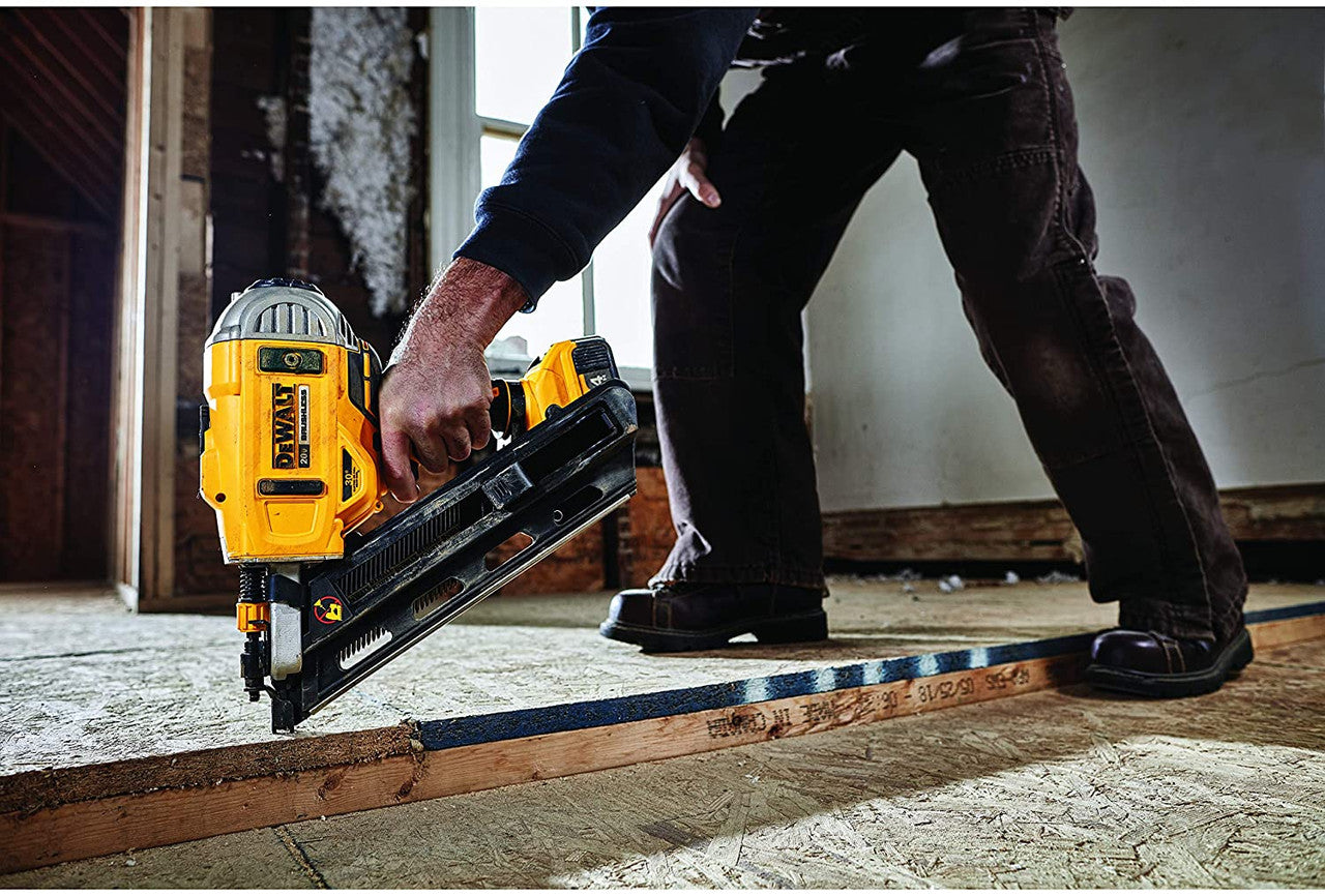 DEWALT DEW-DCN692M1 20V MAX XR Brushless Dual Speed Framing Nailer (GEN 3) 4.0Ah Kit