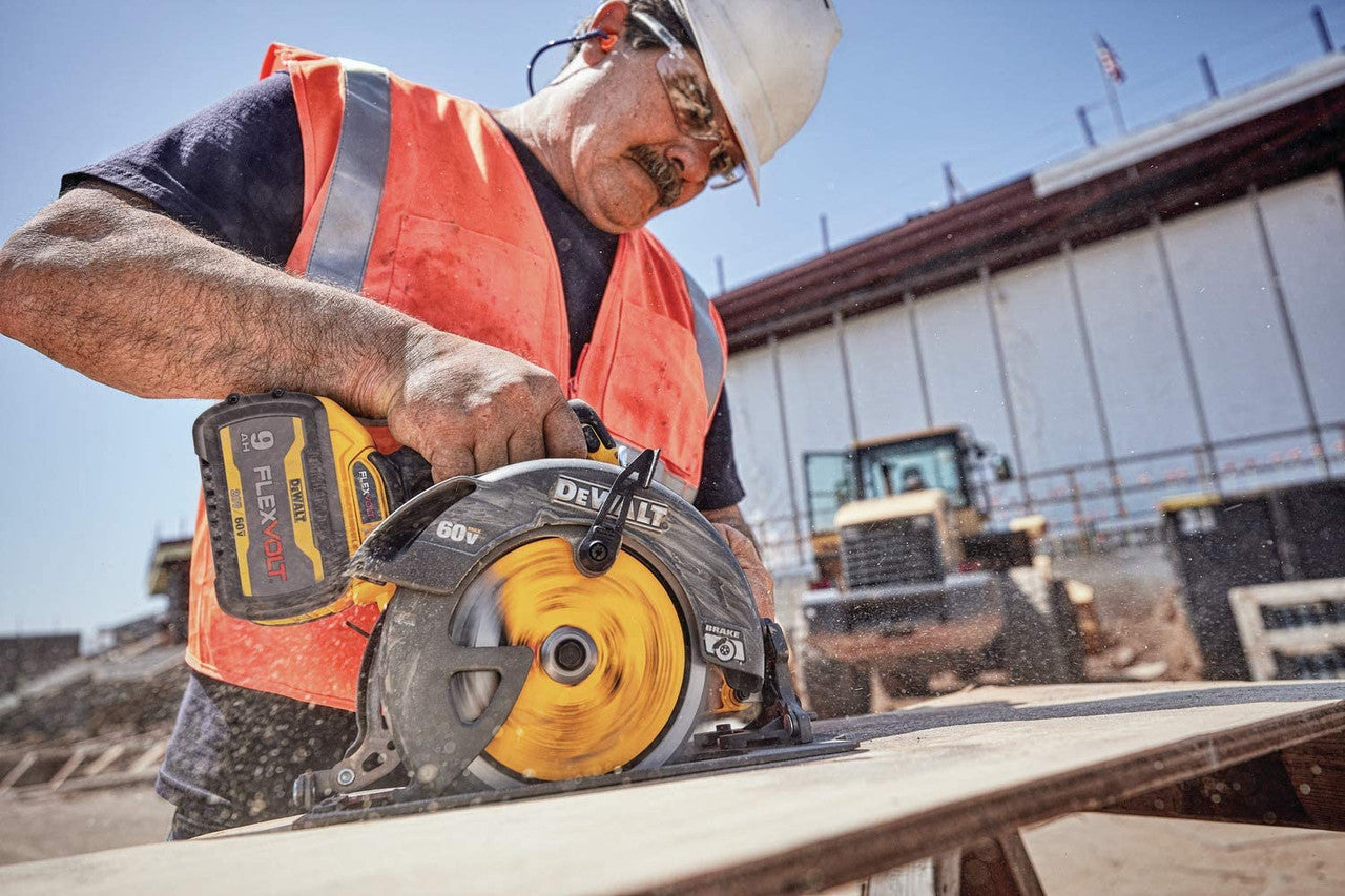 DEWALT DEW-DCS578B Flexvolt 60V MAX Brushless 7-1/4 In. Cordless Circular Saw With Brake (Bare Tool)