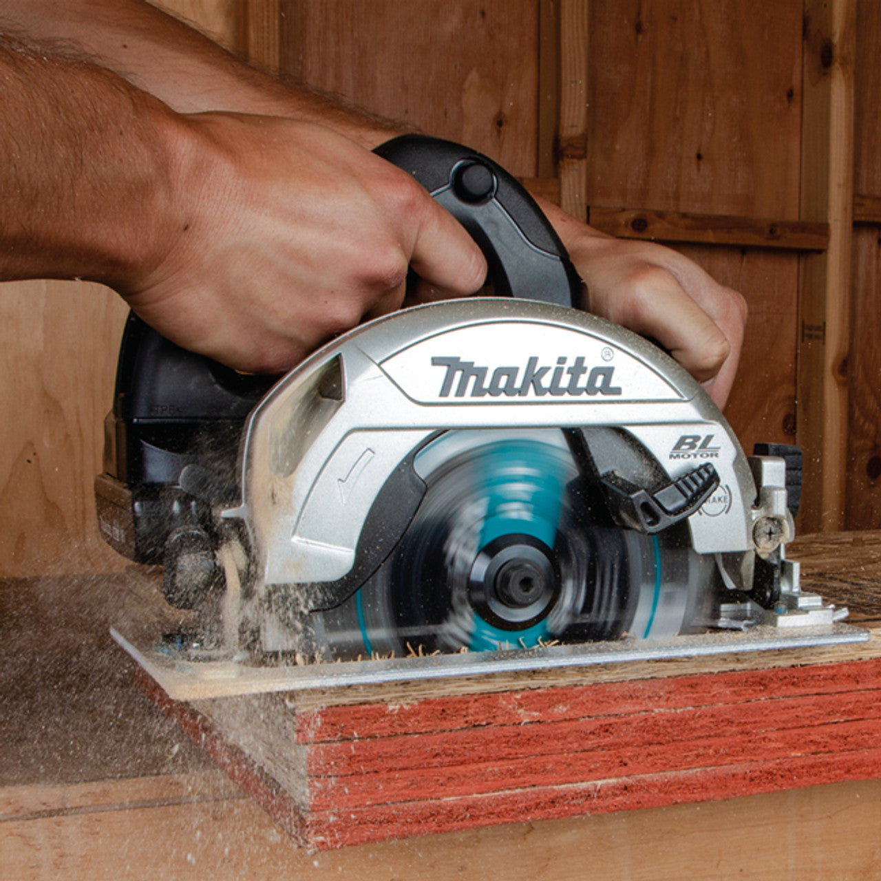 Makita MAK-DHS660ZB 6-1/2in Sub-Compact Cordless Brushless Circular Saw Bare Tool