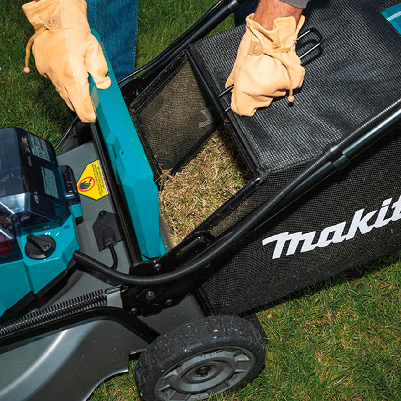Makita MAK-DLM536PT4 18Vx2 21in Self Propelled Lawn Mower 4x 5.0Ah Kit