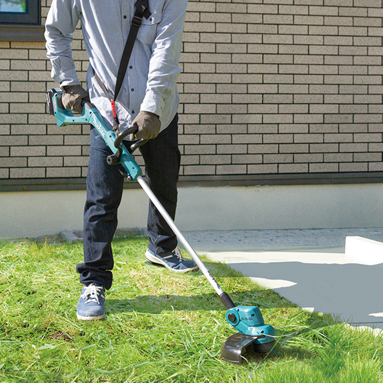 Makita MAK-DUR193Z 18V LXT 10-1/4in Line Trimmer, Loop Handle (Bare Tool)