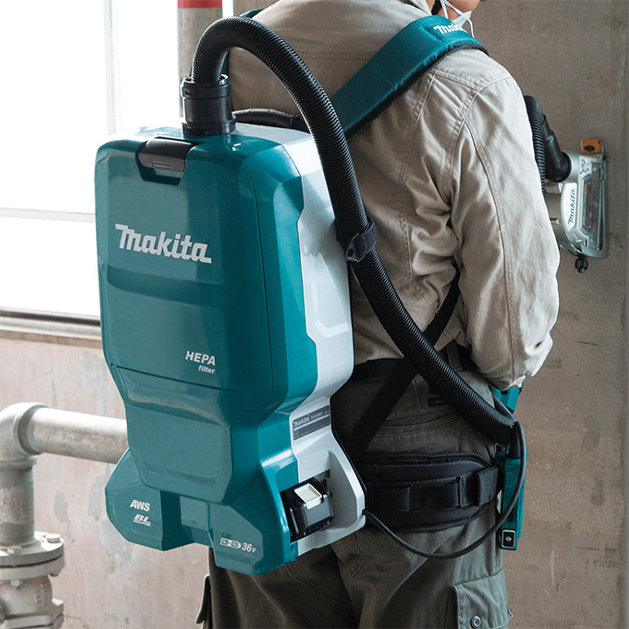 Makita MAK-DVC665TX4U 18Vx2 LXT Backpack Vacuum Cleaner (6.0 L) 2x 5.0Ah Kit