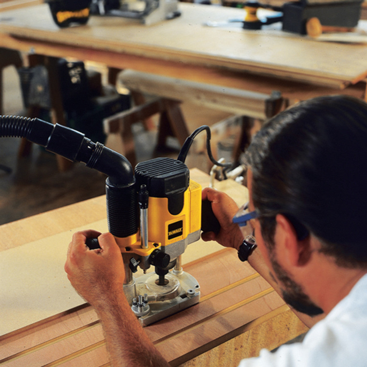 DEWALT DEW-DW621 2 HP (MAX) EVS Plunge Router