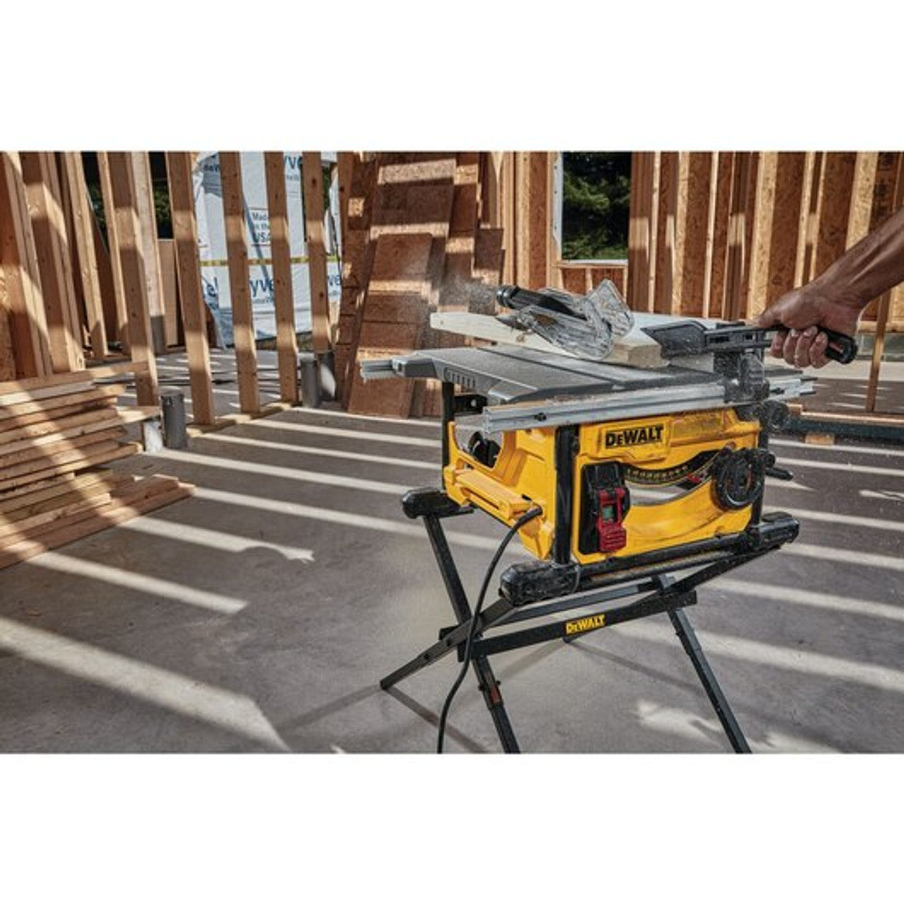 DEWALT DEW-DWE7485WS 8-1/4in Jobsite Table Saw With Stand