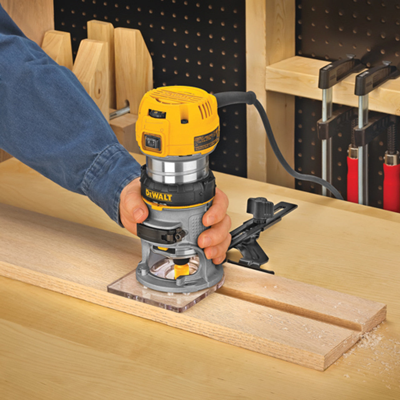 DEWALT DEW-DWP611PK 1-1/4 HP Premium Plunge/Fixed Compact Router Combo