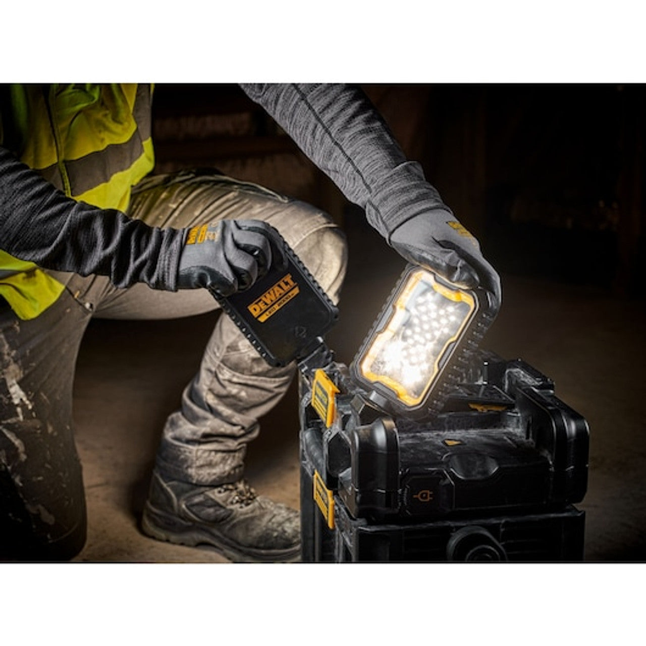 DEWALT DEW-DWST08060 TOUGHSYSTEM 2.0 Adjustable Work Light & Storage