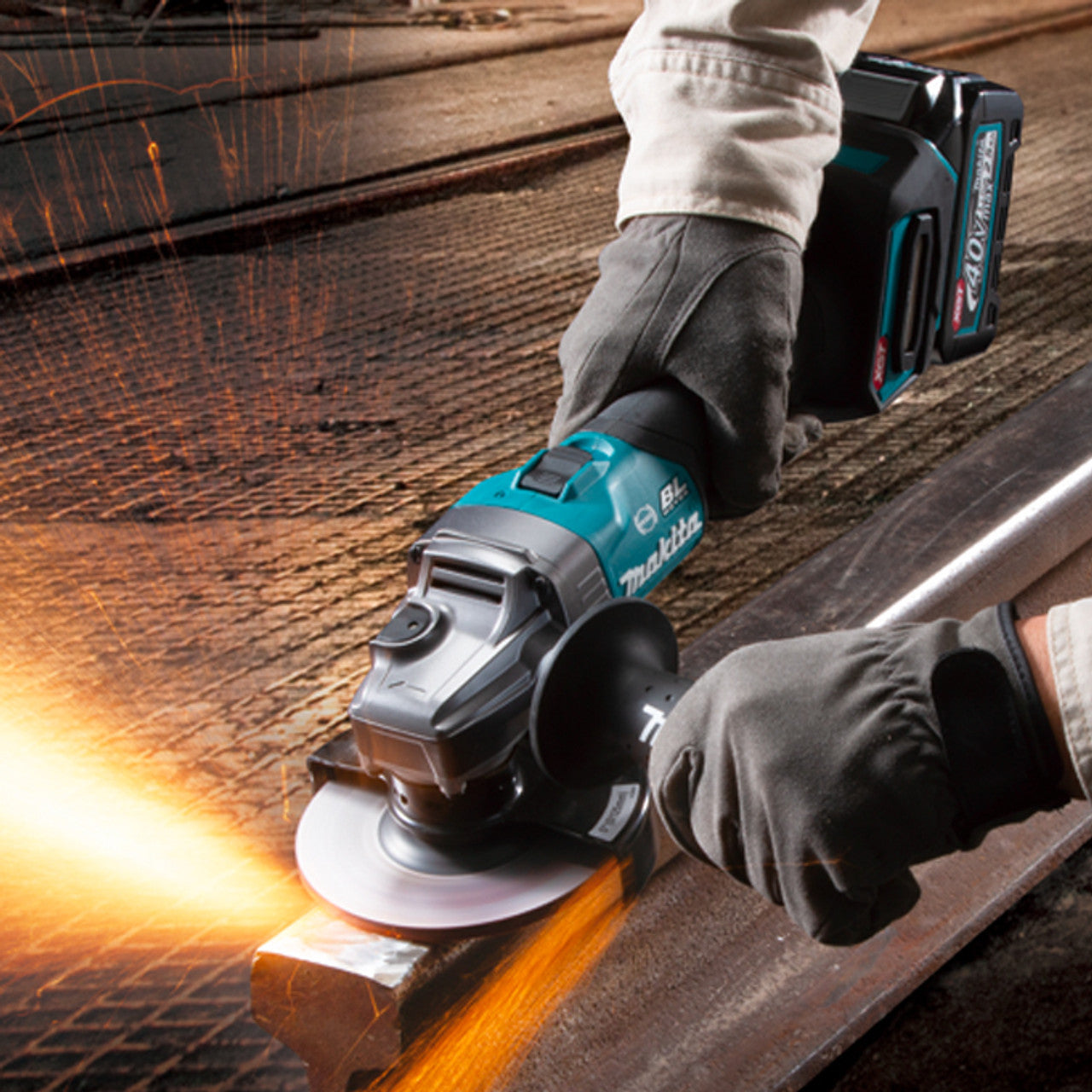 Makita MAK-GA023GM102 40V MAX XGT 5in Angle Grinder 4.0Ah KIT