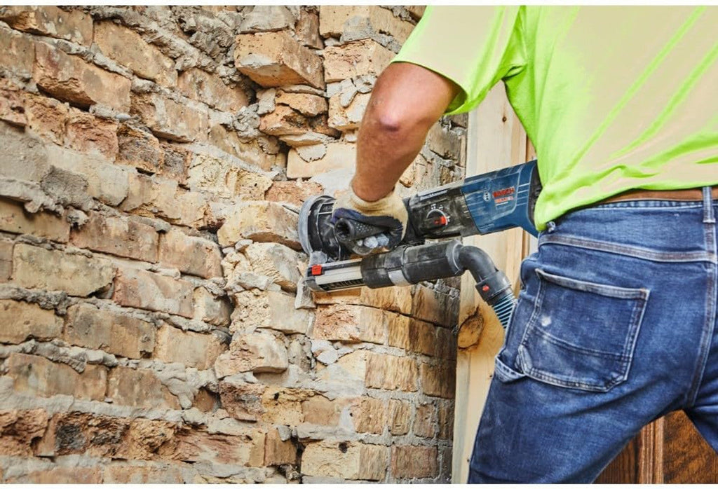 Bosch BOS-GBH18V-28DCK24 18V Brushless Connected-Ready SDS-plus Bulldog 1-1/8in Rotary Hammer Kit With 2 Core 18V 8 Ah High Power Batteries