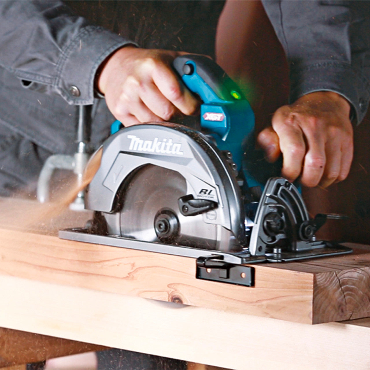 Makita MAK-HS003GM103 XGT 40V (4.0 Ah) MAX Li-Ion 7-1/4in Circular Saw Kit