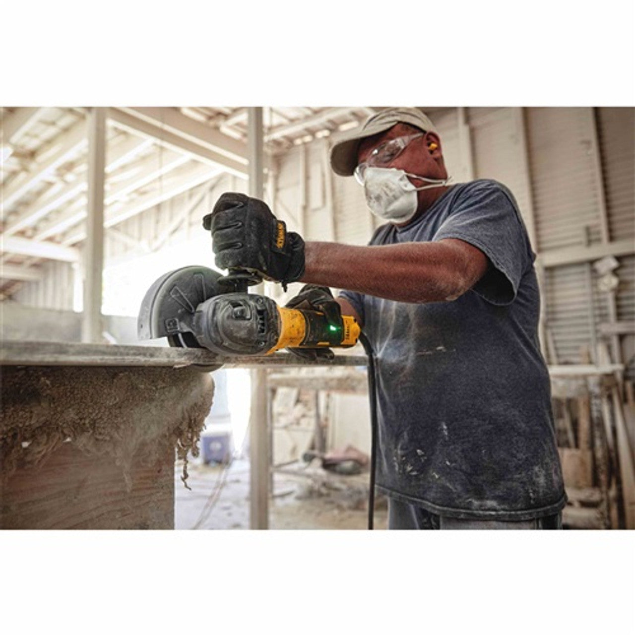 DEWALT DEW-DWE43231VS 5in Brushless Variable Speed Slide Switch Small Angle Grinder w/ Kickback Brake & Pipeline Cover