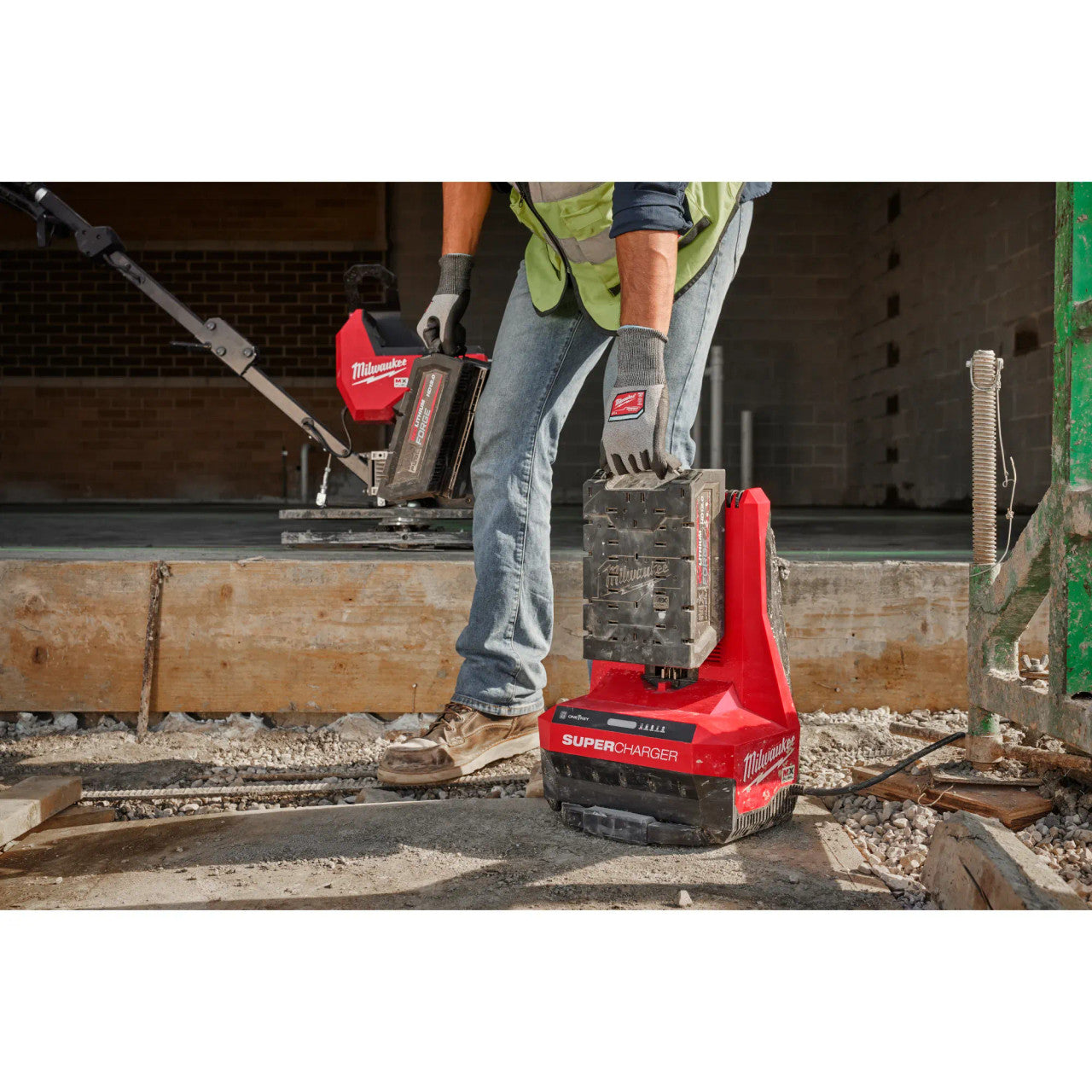 Milwaukee MIL-MXFSC MX FUEL Super Charger