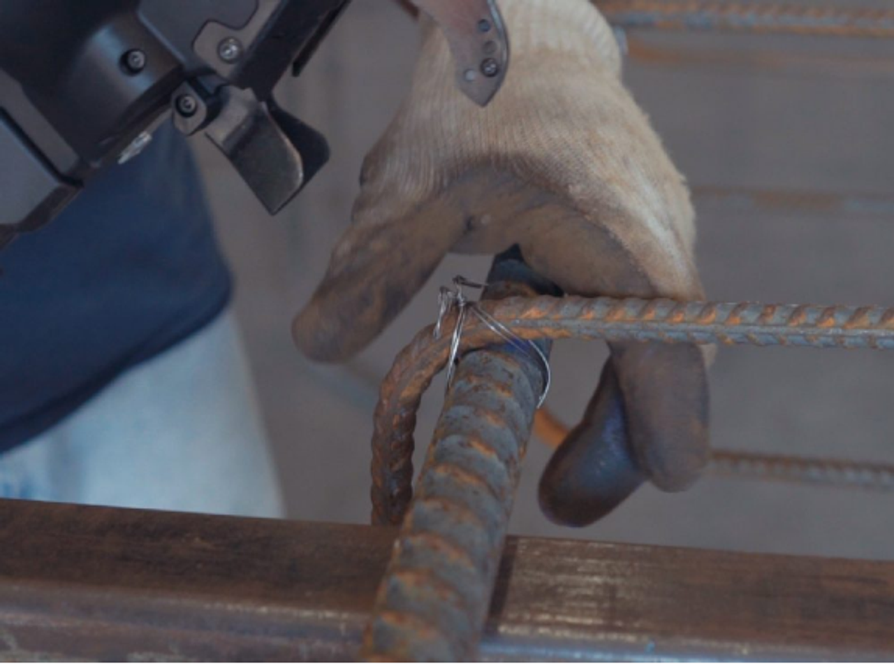 MAX-RB441T Twintier Rebar Tying Tool up to #7 x #7 with 19ga wire