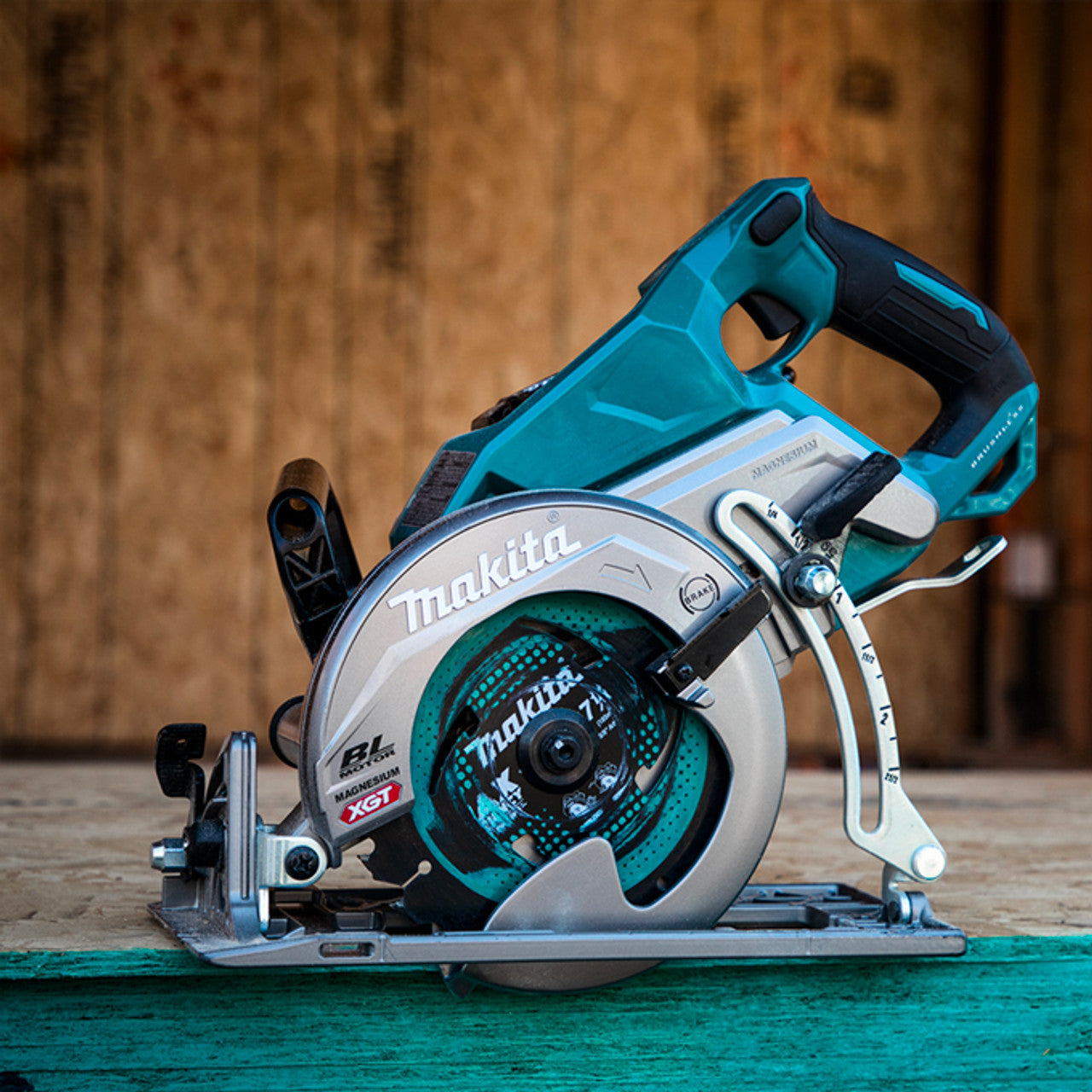 Makita MAK-RS001GZ 40V MAX XGT Li-Ion 7-1/4in Rear-Handle Circular Saw Bare Tool