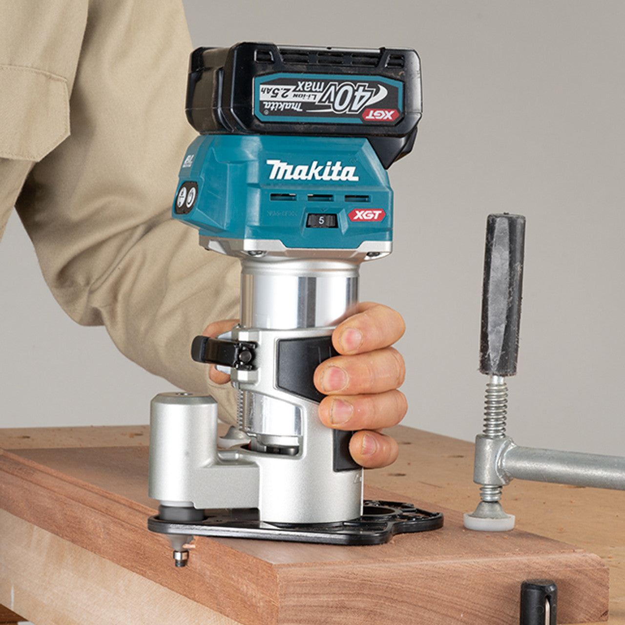 Makita MAK-RT001GZ01 40V MAX XGT Cordless Compact Router (Bare Tool)