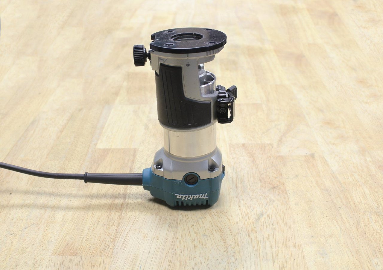 Makita MAK-RT0701C Trim Router Kit (1/4in Collet)