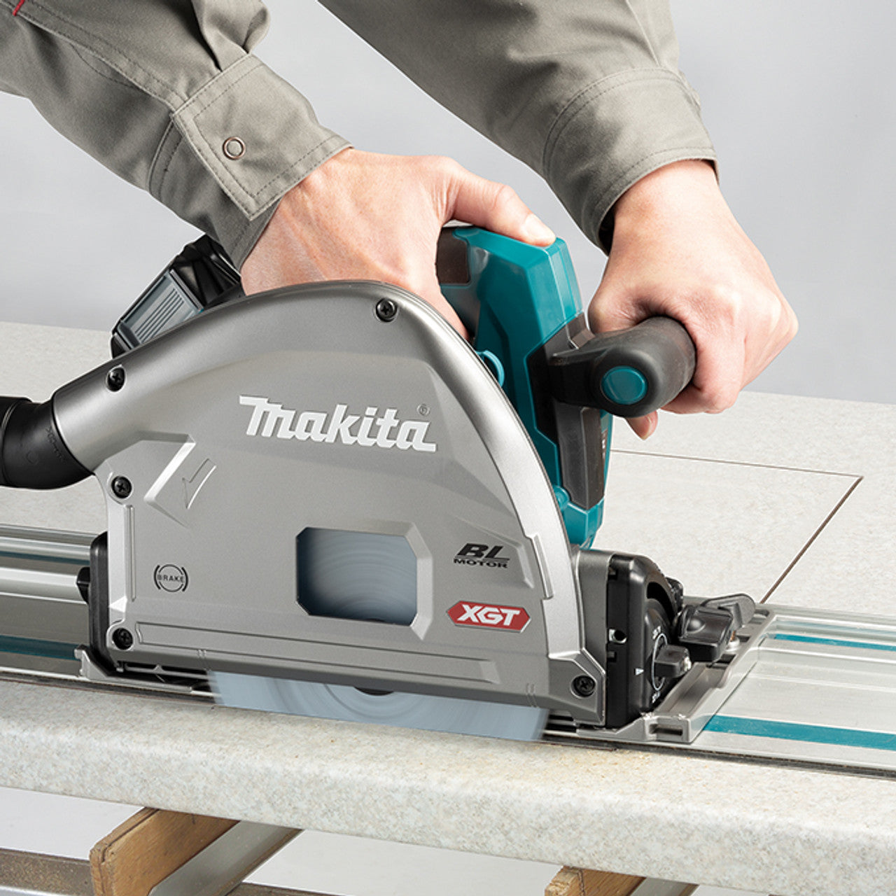 Makita MAK-SP001GZ02 40V MAX XGT Li-Ion 6-1/2in Plunge Cut Circular Saw