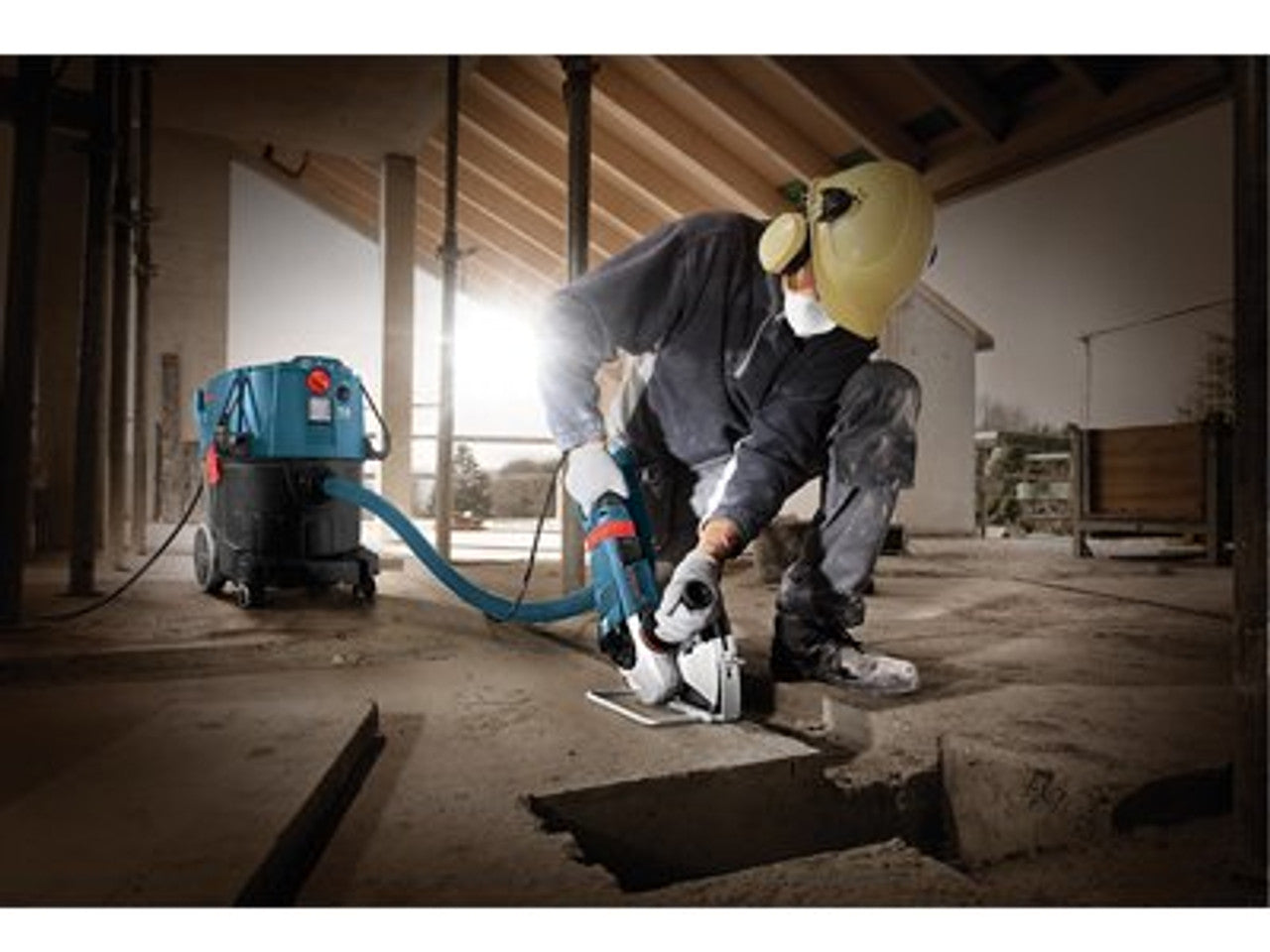 Bosch BOS-VAC090AH 9-Gallon Dust Extractor with Auto Filter Clean and HEPA Filter
