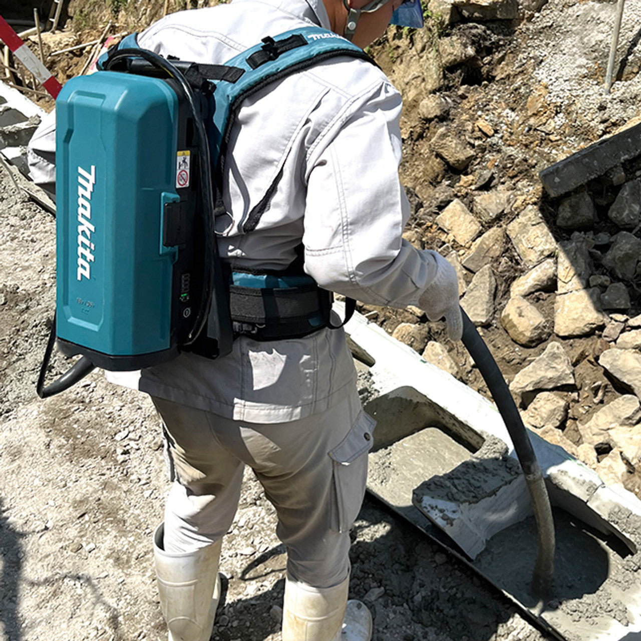 Makita MAK-VR001CZ 36V ConnectX 1-11/16in x 4.9 ft Concrete Vibrator, Bare Tool