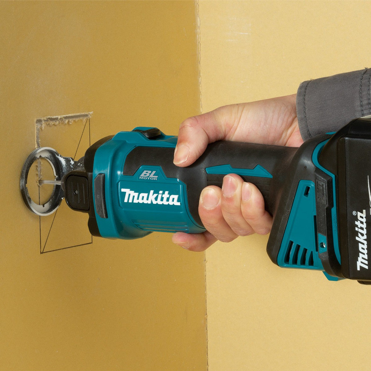 Makita MAK-DCO181Z 18V AWS Cut Out Tool
