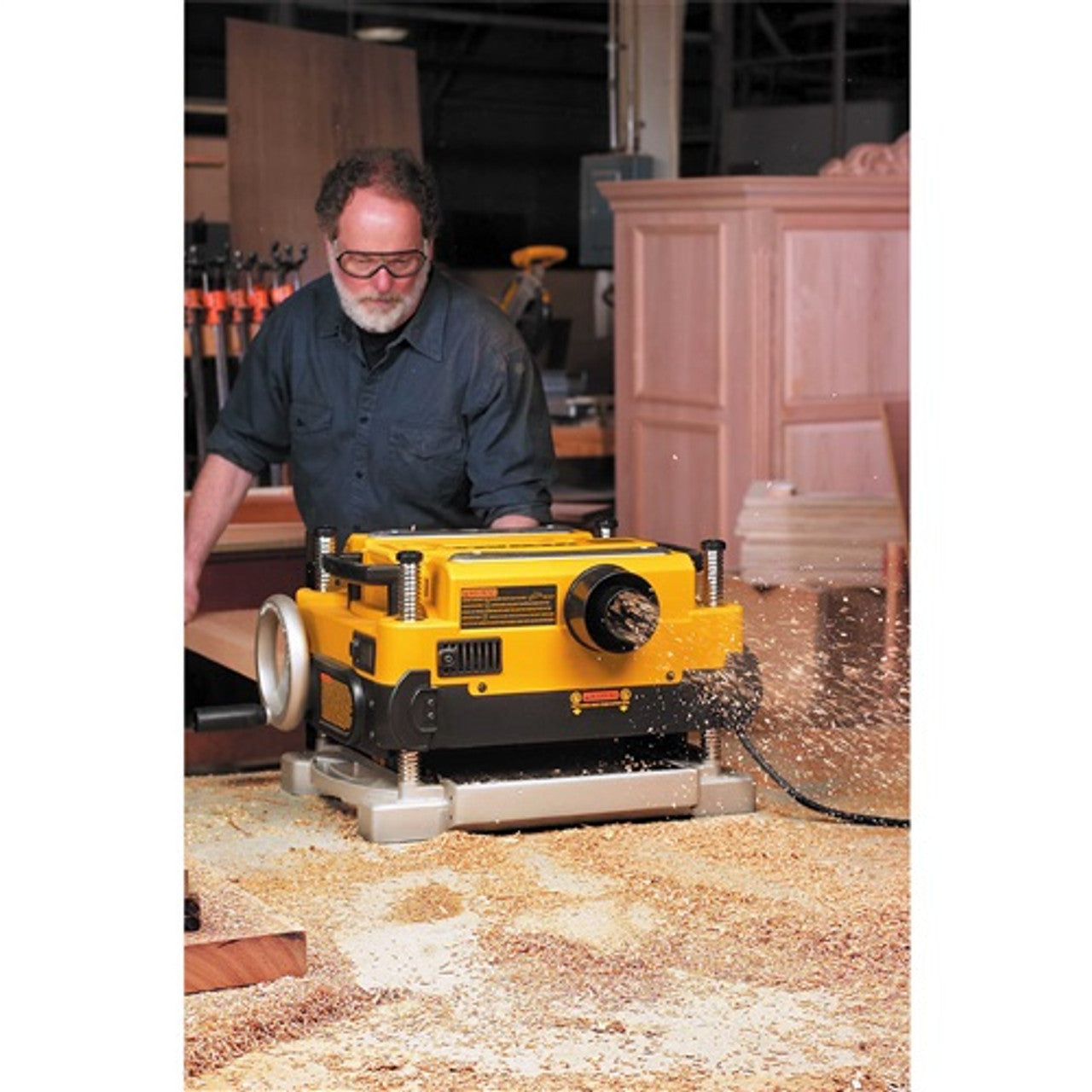 DEWALT DEW-DW735XCAN 13in 15.0A 2 speed Planer - With EXT. Tables & Blades