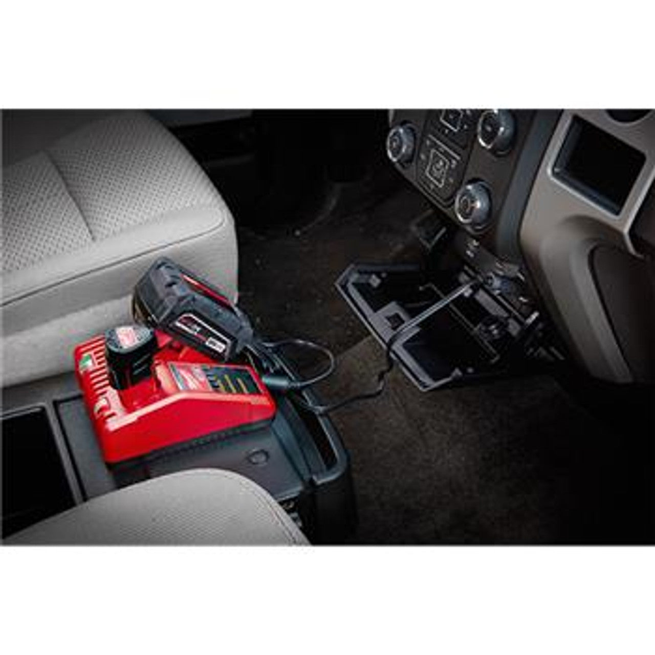 Milwaukee MIL-48-59-1810 M18 / M12 Vehicle Charger