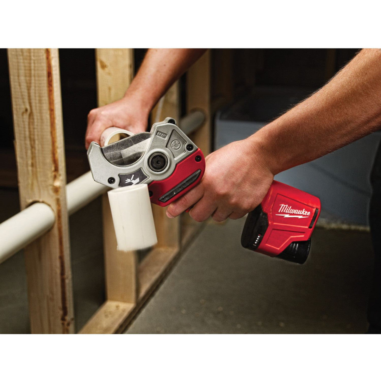 Milwaukee MIL-2470-21 M12 Plastic Pipe Shear 1.5Ah Kit
