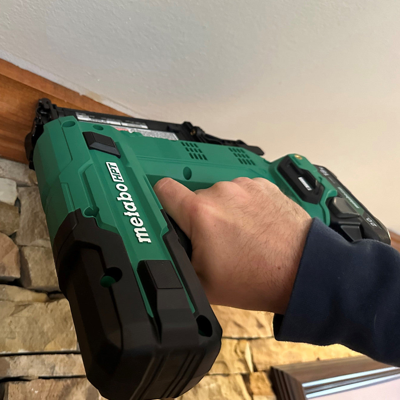Metabo-HPT HPT-NT1850DGM 18v MultiVolt 18-ga 2in Compact Brad Nailer 2.0Ah Kit