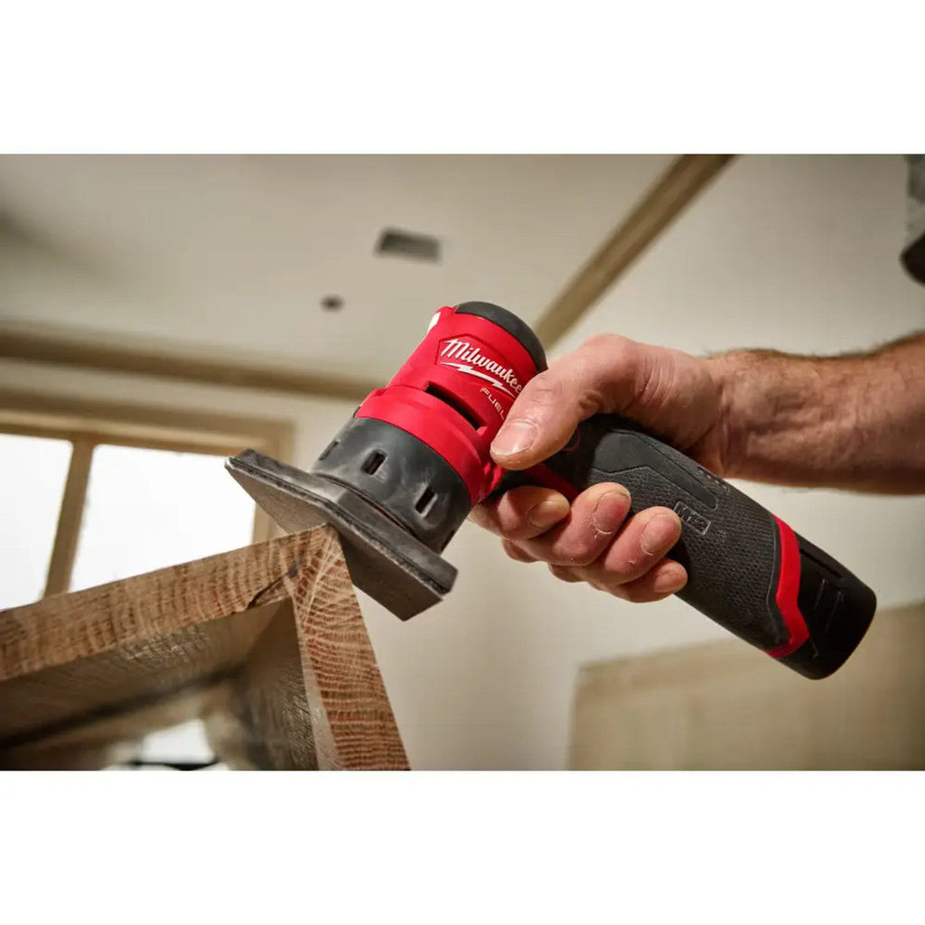 Milwaukee MIL-2531-21HOC M12 FUEL Orbital Sander Kit Orbital Detail Sander Kit With 2.5Ah Battery