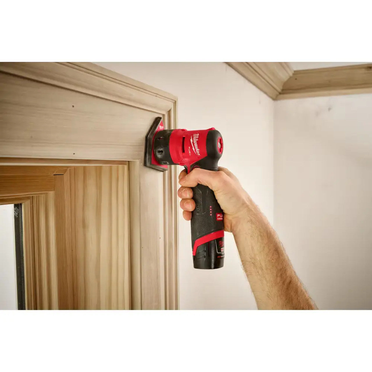 Milwaukee MIL-2531-21HOC M12 FUEL Orbital Sander Kit Orbital Detail Sander Kit With 2.5Ah Battery